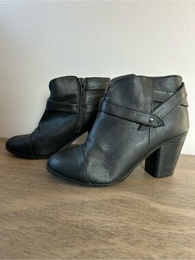 Women's Black Ankle Booties - Stylish Block Heel - LC Lauren Conrad